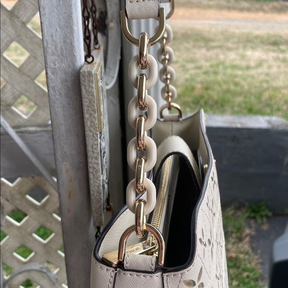 🤍NEW🤍Michael Kors White and Gold Shoulder Bag - Picture 3 of 14